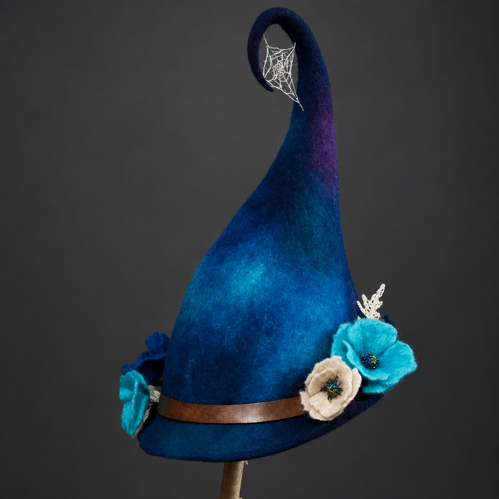 Hexwood felt witch hat in Blue
