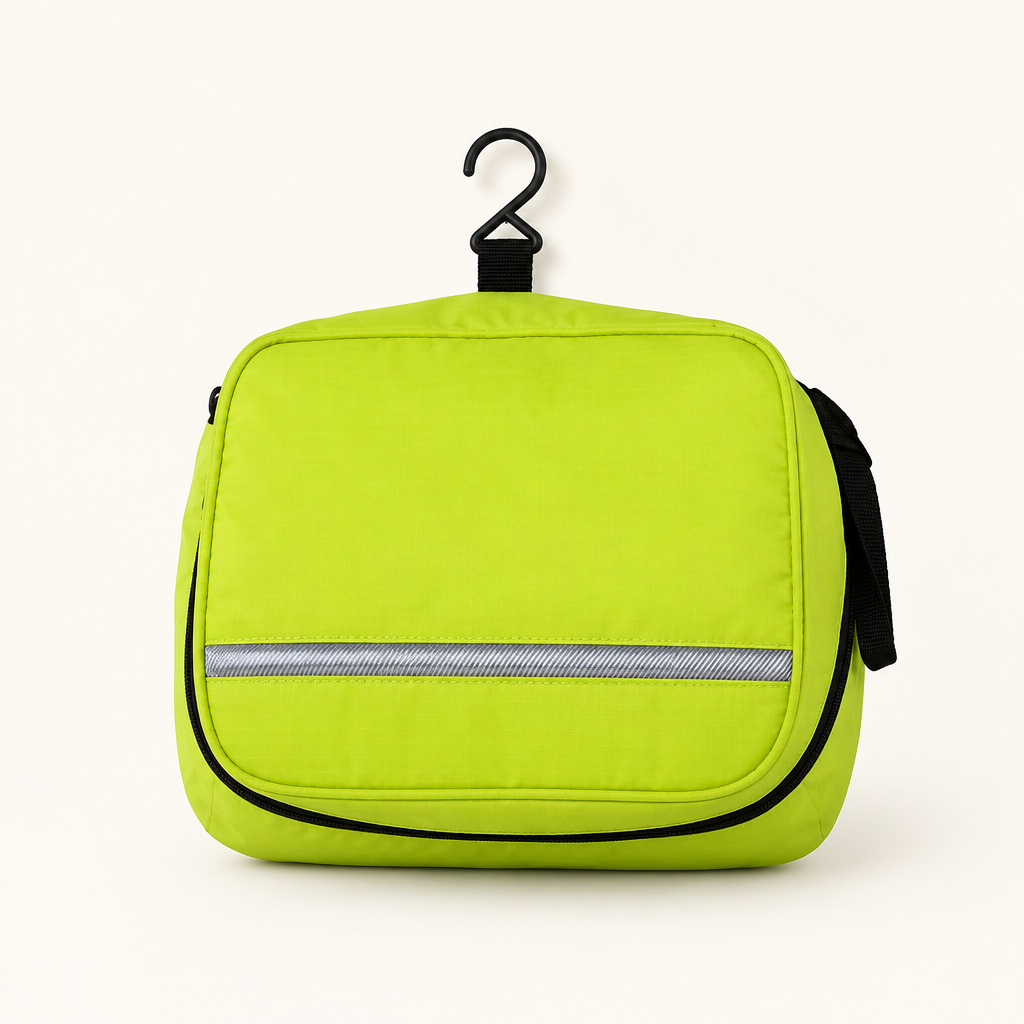 Wakefield hanging travel toiletry bag in Light Green