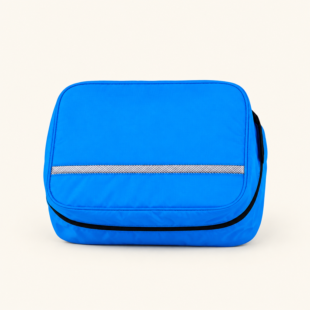 Wakefield hanging toiletry bag in Blue